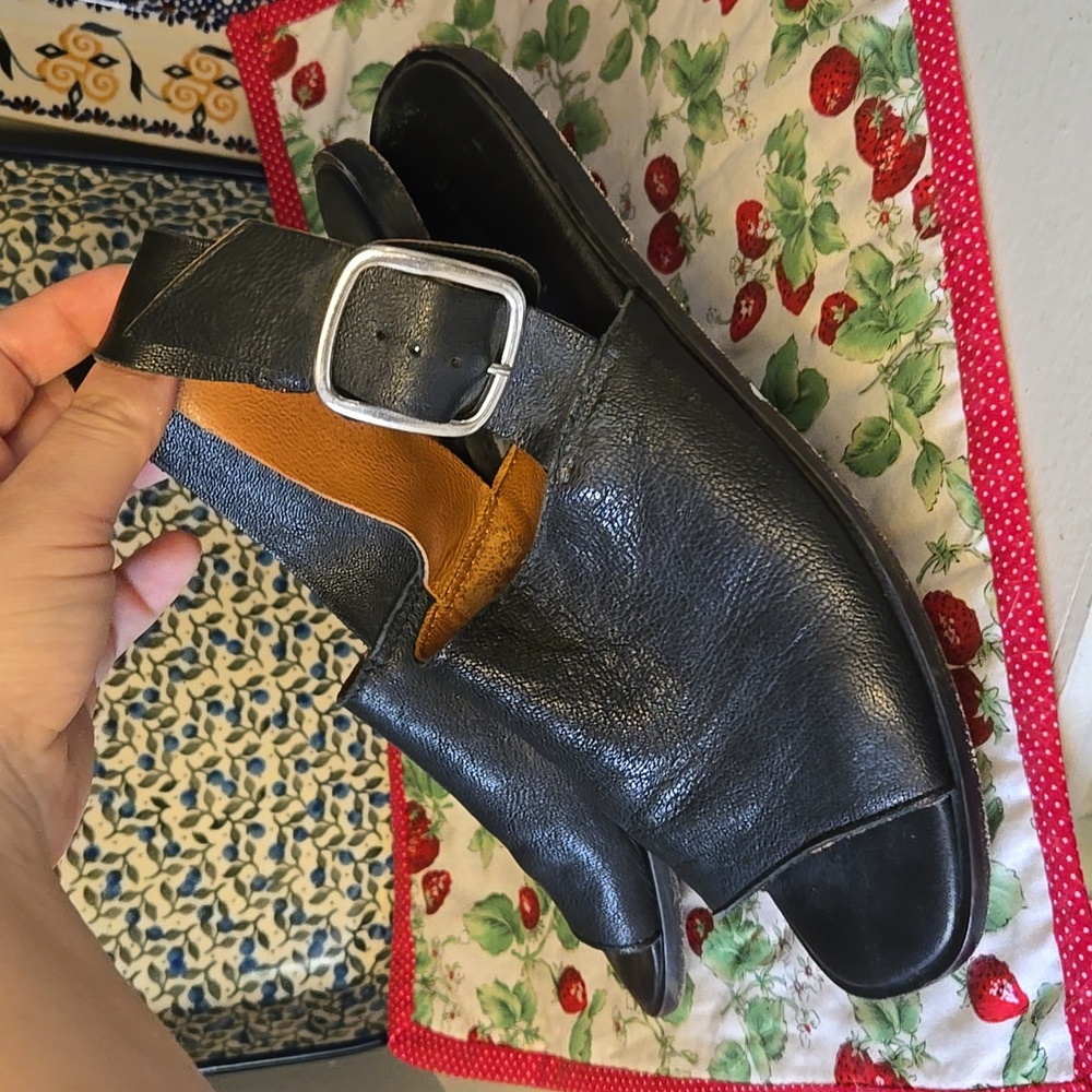 Franco Boschi Italy Black Leather Slingback Sandals